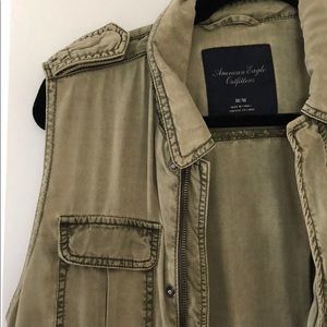American Eagle Green Utility Vest - Size medium